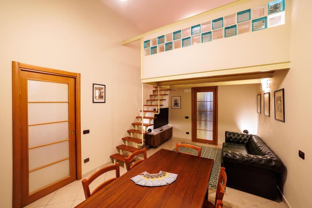 The San Gregorio Armeno Apartment By HouseinNápoles Exterior foto