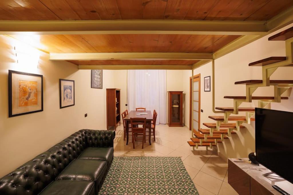 The San Gregorio Armeno Apartment By HouseinNápoles Exterior foto