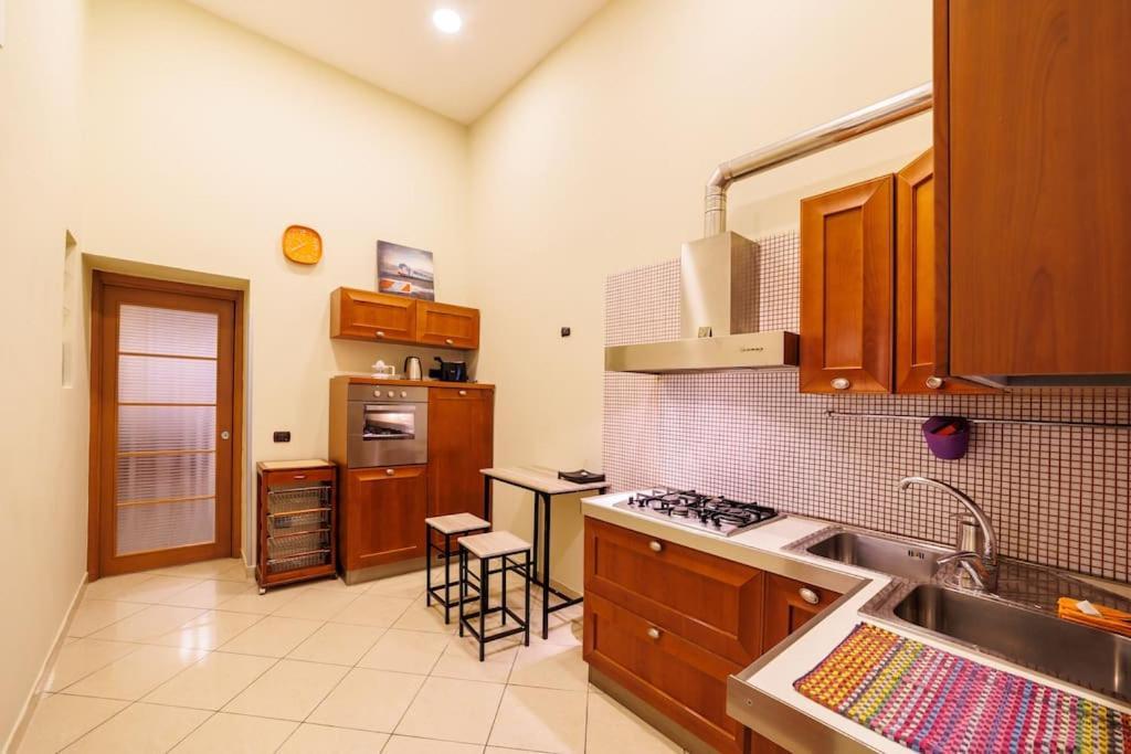 The San Gregorio Armeno Apartment By HouseinNápoles Exterior foto